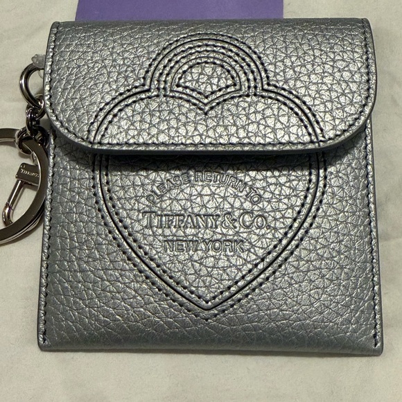 Tiffany & Co. Accessories - NWT New Tiffany & Co. Return to Tiffany Metallic Silver Key Holder Pouch